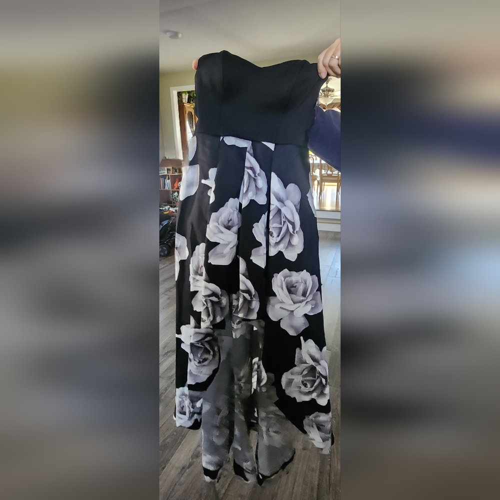 Strapless formal dress
